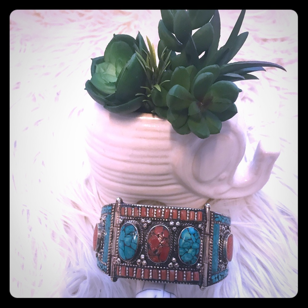 ***SOLD*** Multicolored bangle bracelet.